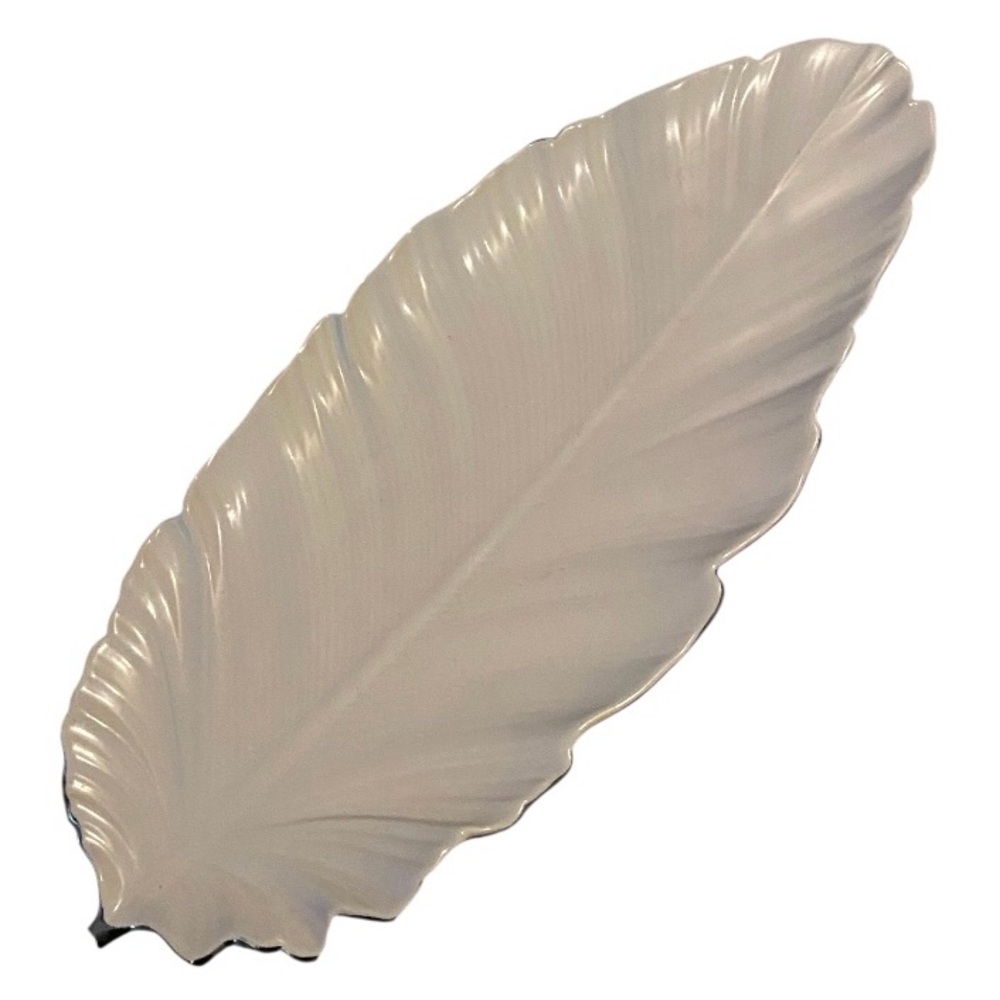 Threshold White Feather Shaped Accent Plate